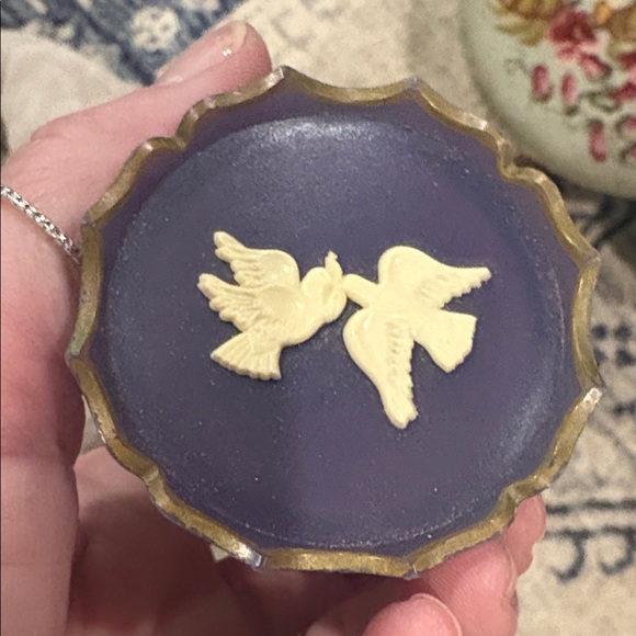 Vintage Avon jar - Picture 2 of 4